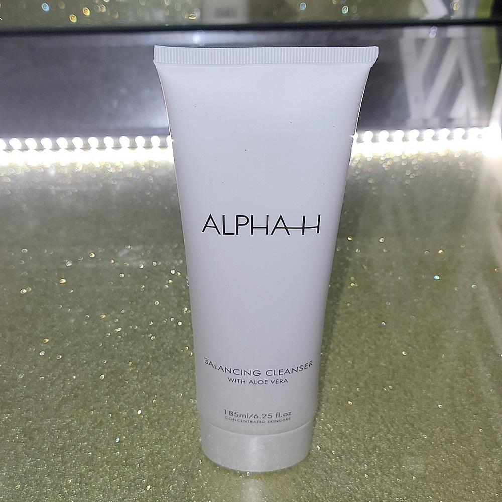 Alpha-H Balancing Cleanser With Aloe Vera